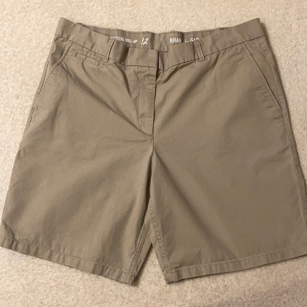 Gap Khakis Short -Sz12